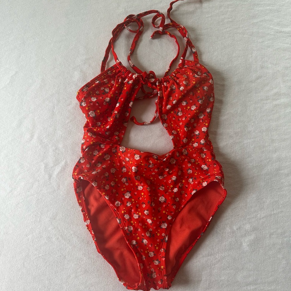 NWOT GB cut out one piece